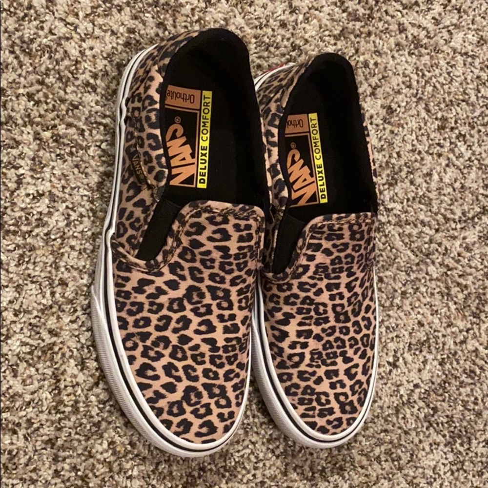 Deluxe comfort brand new cheetah vans